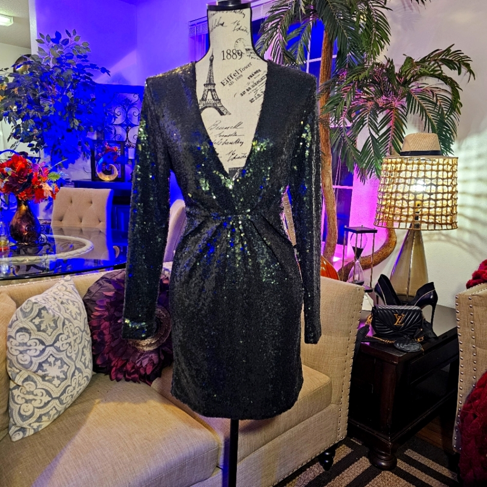 Green Sequin Glam Long Sleve Formal Short Dress with Gold Zipper Detail size M